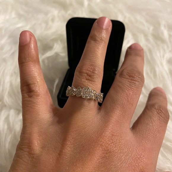 Tiara ring sold - Picture 6 of 14